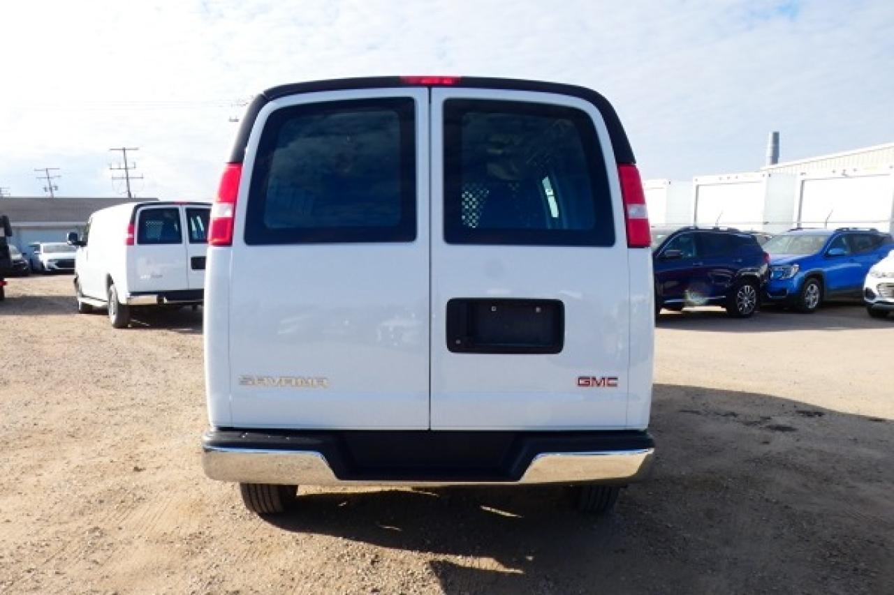 2023 GMC Savana Cargo Van RWD 2500 w/cloth seats, RVM BUC - Photo #7