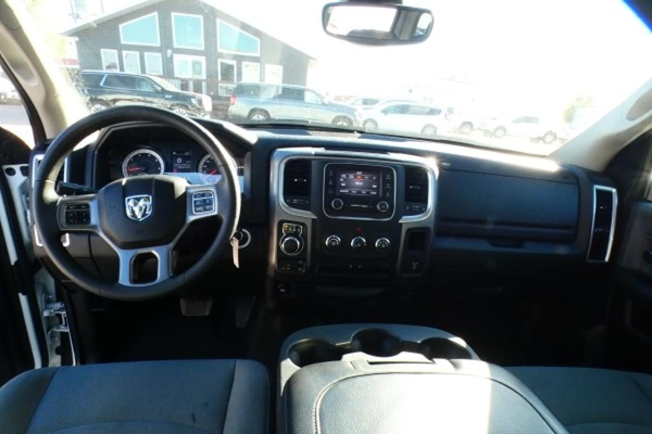 2023 Dodge Ram 1500 SLT Classic 4x4 Crew Cab w/Power cloth, BUC - Photo #11