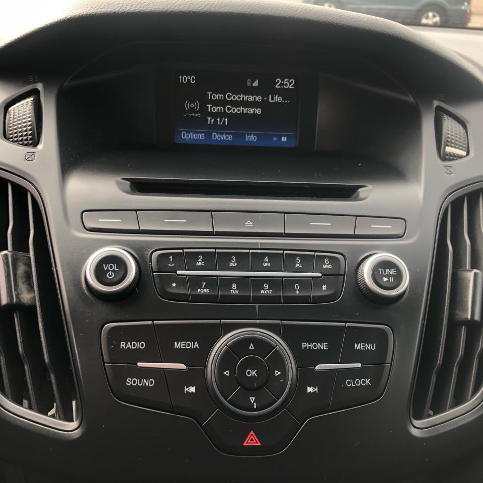 2015 Ford Focus SE / H.SEATS / BLUETOOTH Photo4