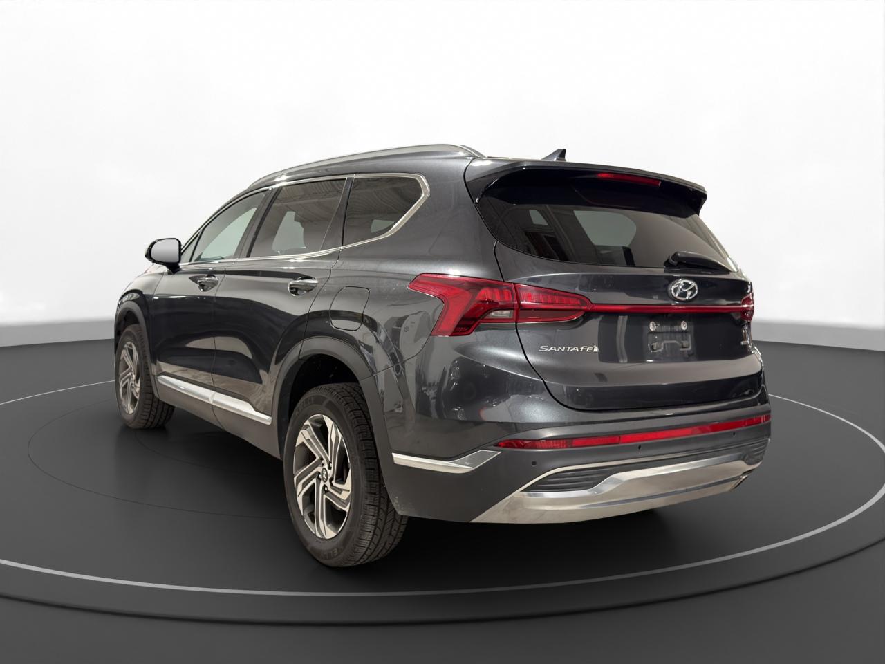 2023 Hyundai Santa Fe Preferred - Photo #5