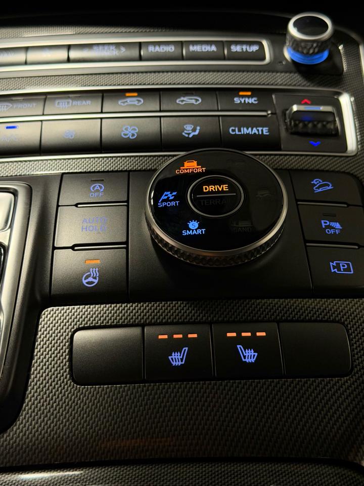 2023 Hyundai Santa Fe Preferred - Photo #16