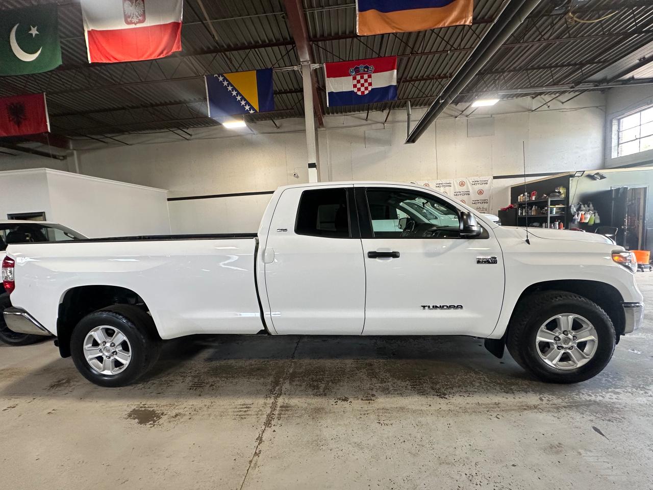 2019 Toyota Tundra 4X4 Double CAB Long SR5 Plus 5.7L - Photo #6