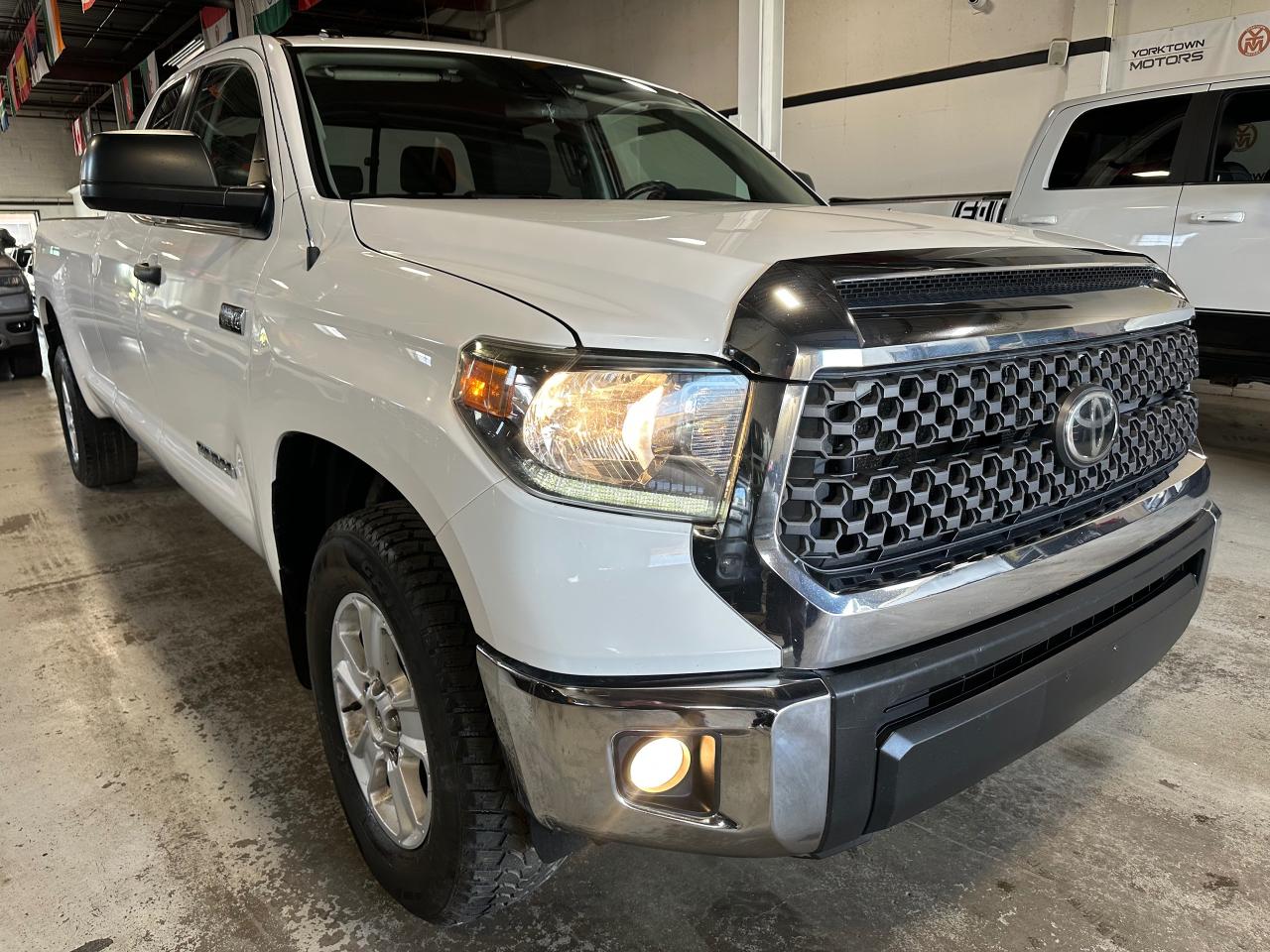2019 Toyota Tundra 4X4 Double CAB Long SR5 Plus 5.7L - Photo #4