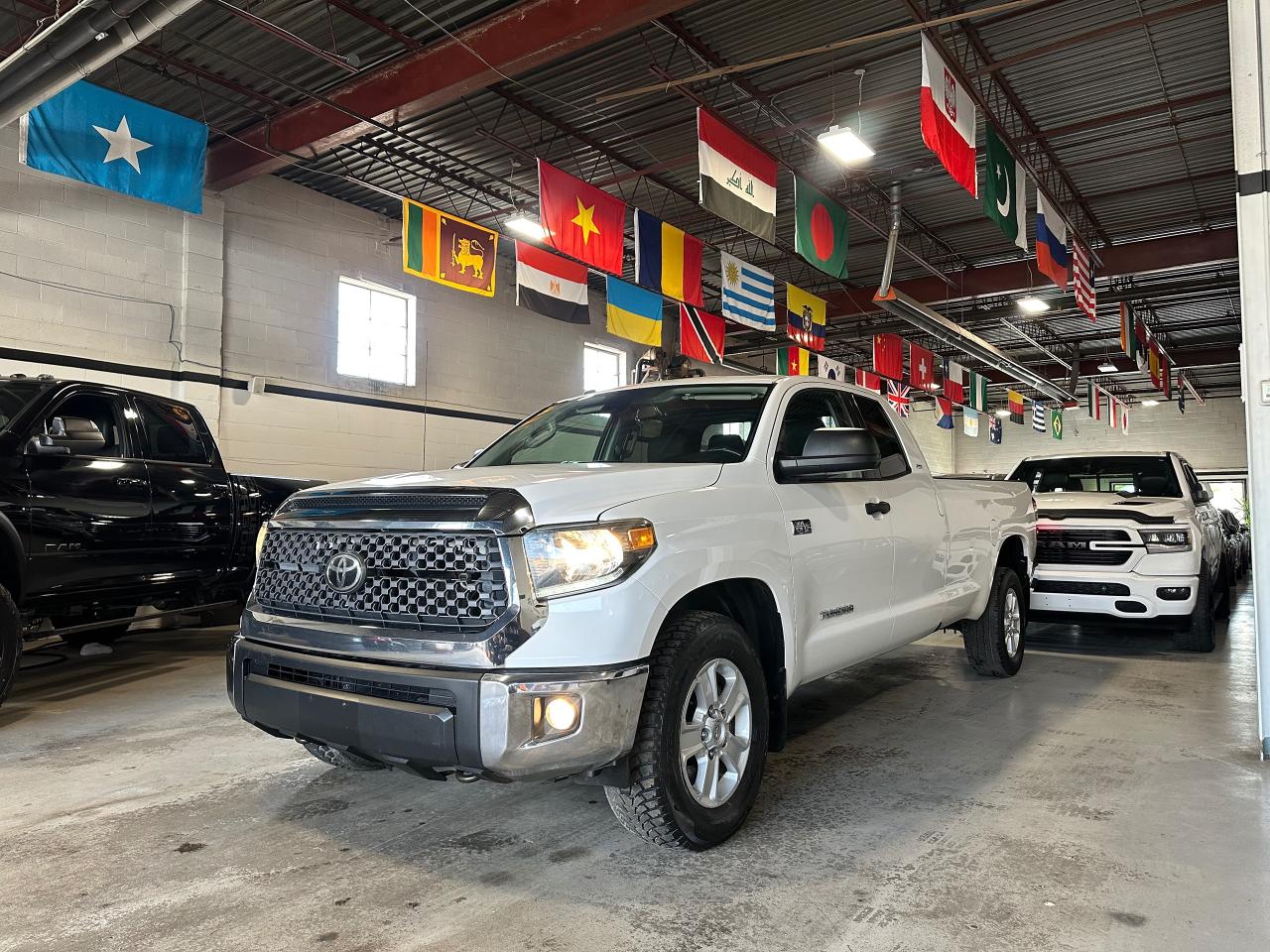Used 2019 Toyota Tundra 4X4 Double CAB Long SR5 Plus 5.7L for sale in North York, ON