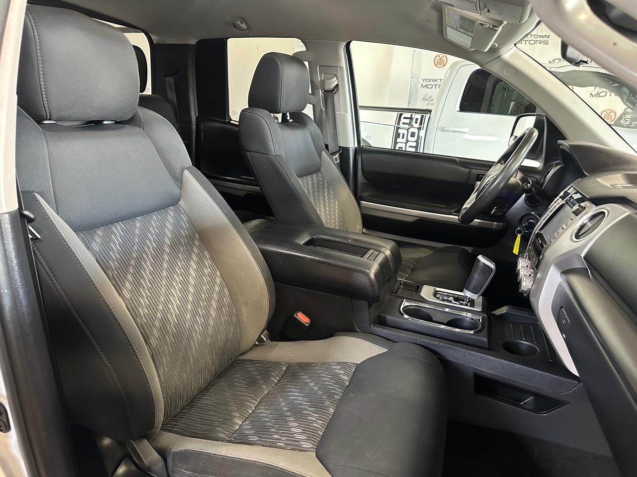 2019 Toyota Tundra 4X4 Double CAB Long SR5 Plus 5.7L - Photo #9