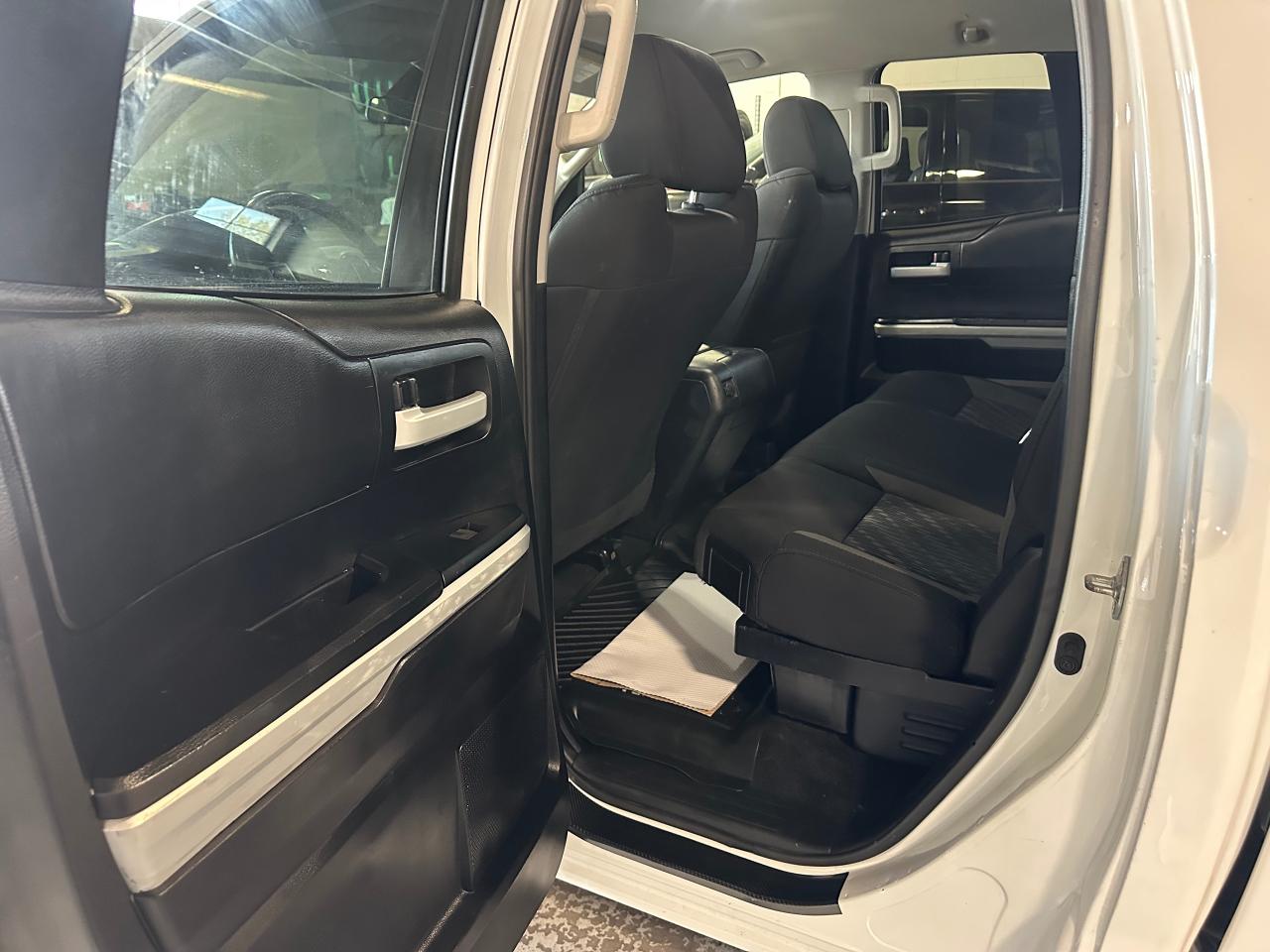 2019 Toyota Tundra 4X4 Double CAB Long SR5 Plus 5.7L - Photo #22