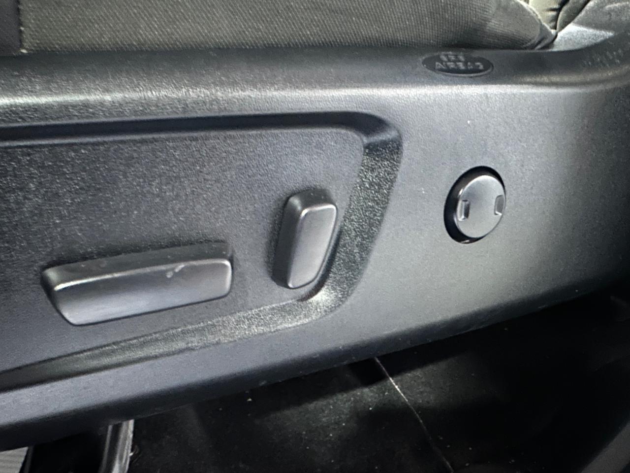 2019 Toyota Tundra 4X4 Double CAB Long SR5 Plus 5.7L - Photo #26