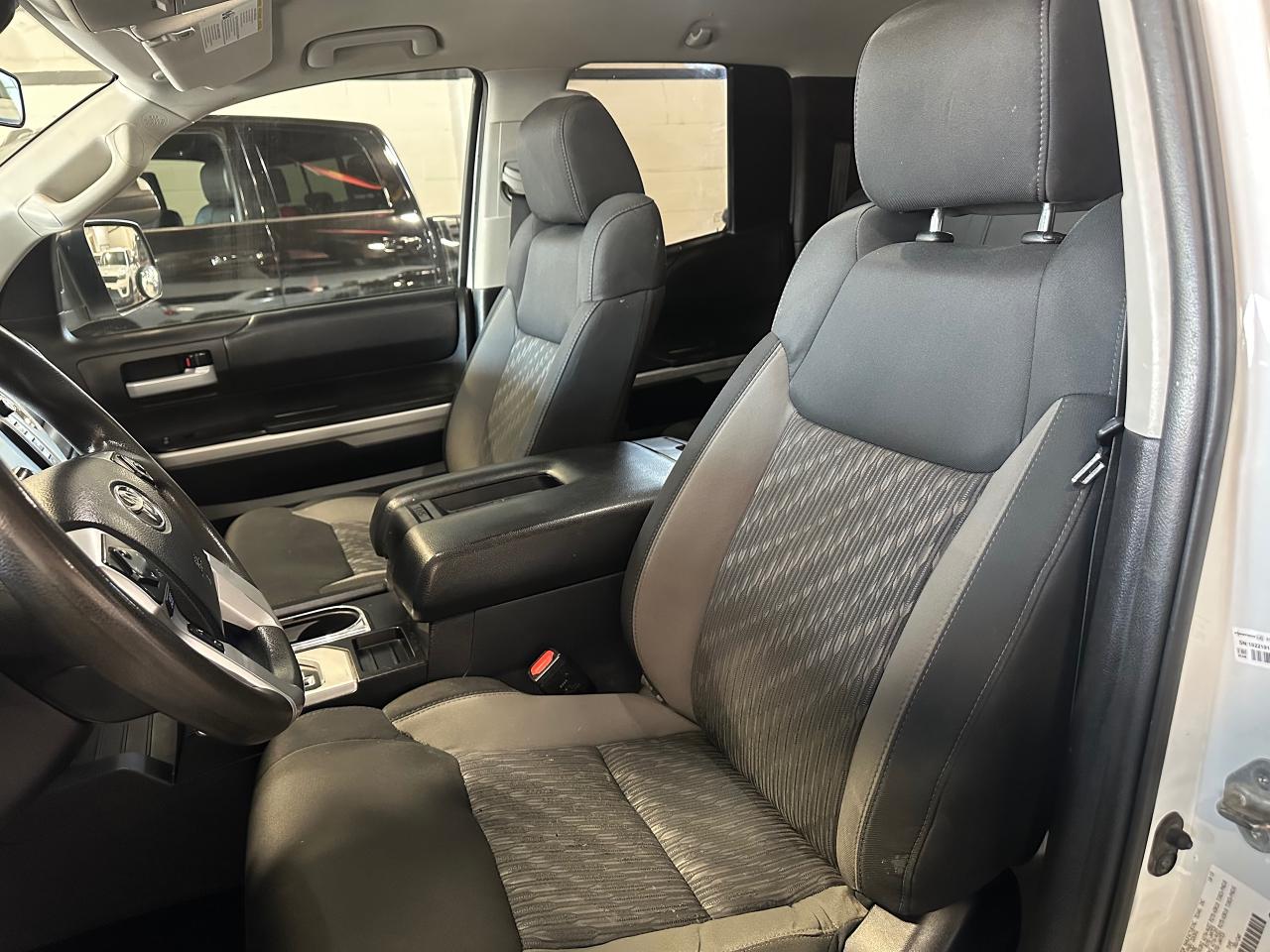 2019 Toyota Tundra 4X4 Double CAB Long SR5 Plus 5.7L - Photo #25