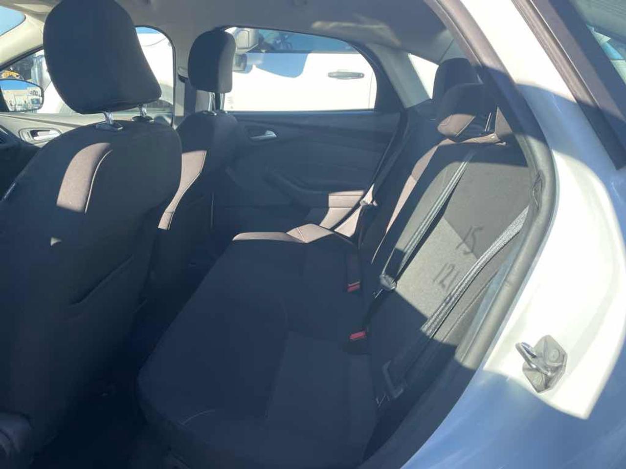 2015 Ford Focus SE Photo