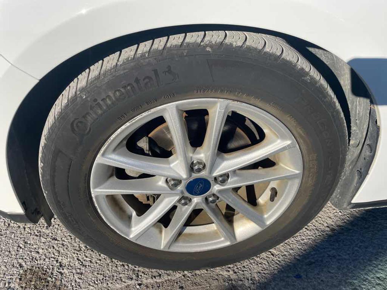 2015 Ford Focus SE Photo