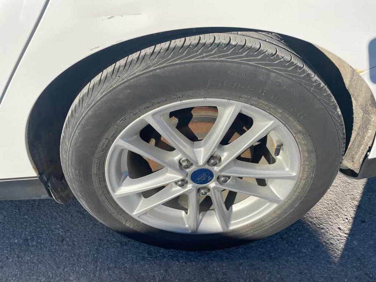 2015 Ford Focus SE Photo