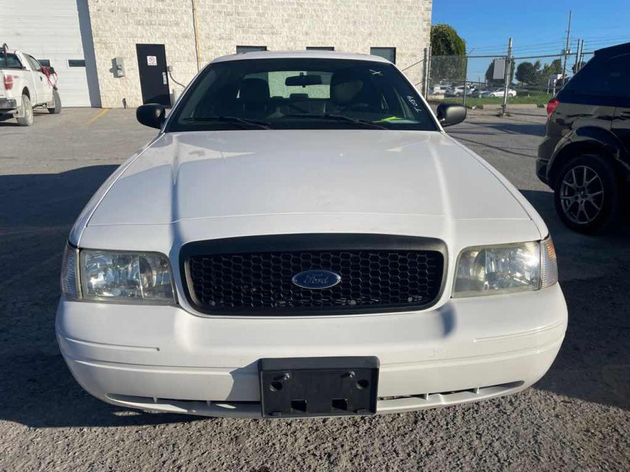 2010 Ford Crown Victoria POL - Photo #2