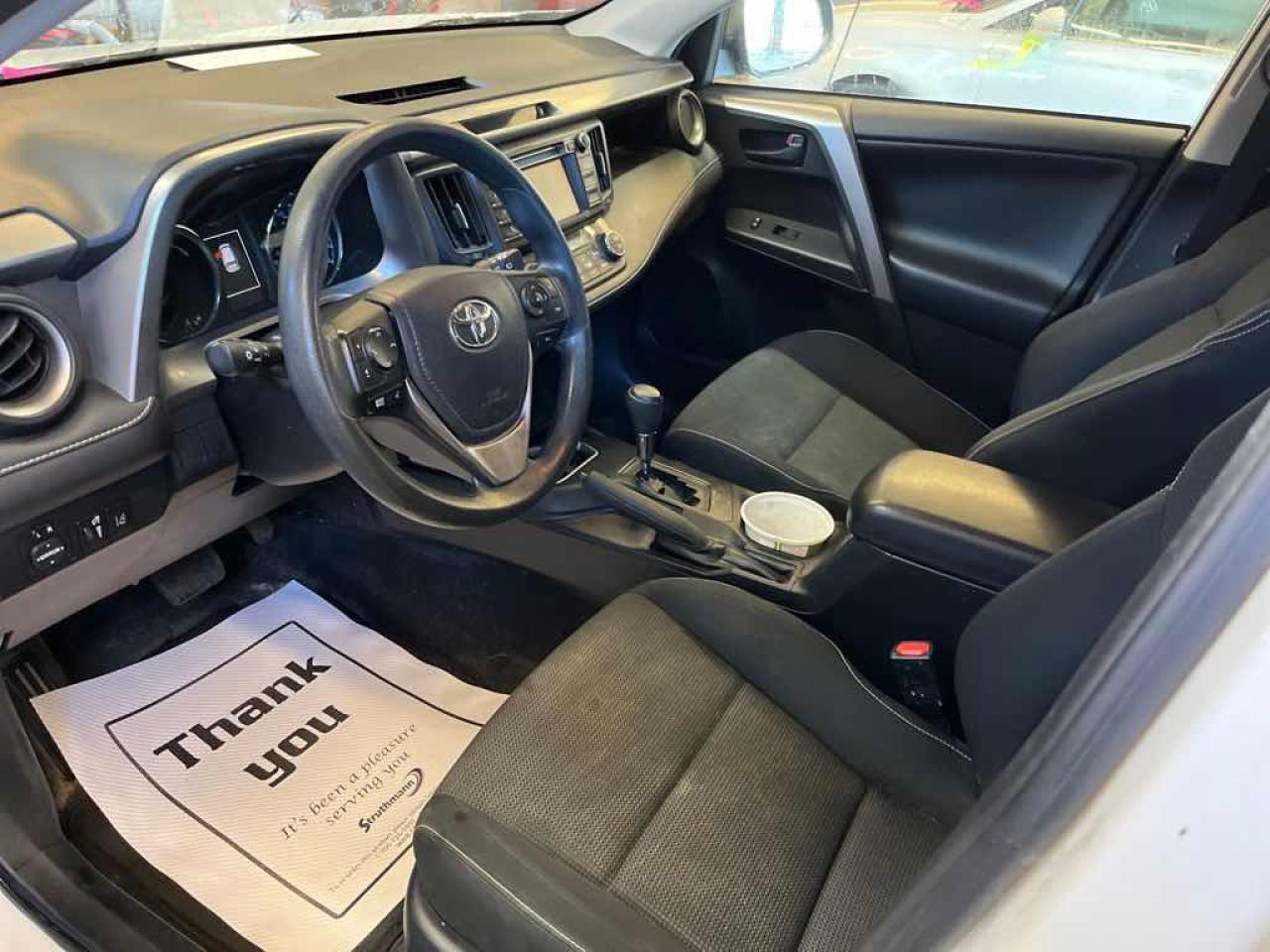2017 Toyota RAV4 HV - Photo #8