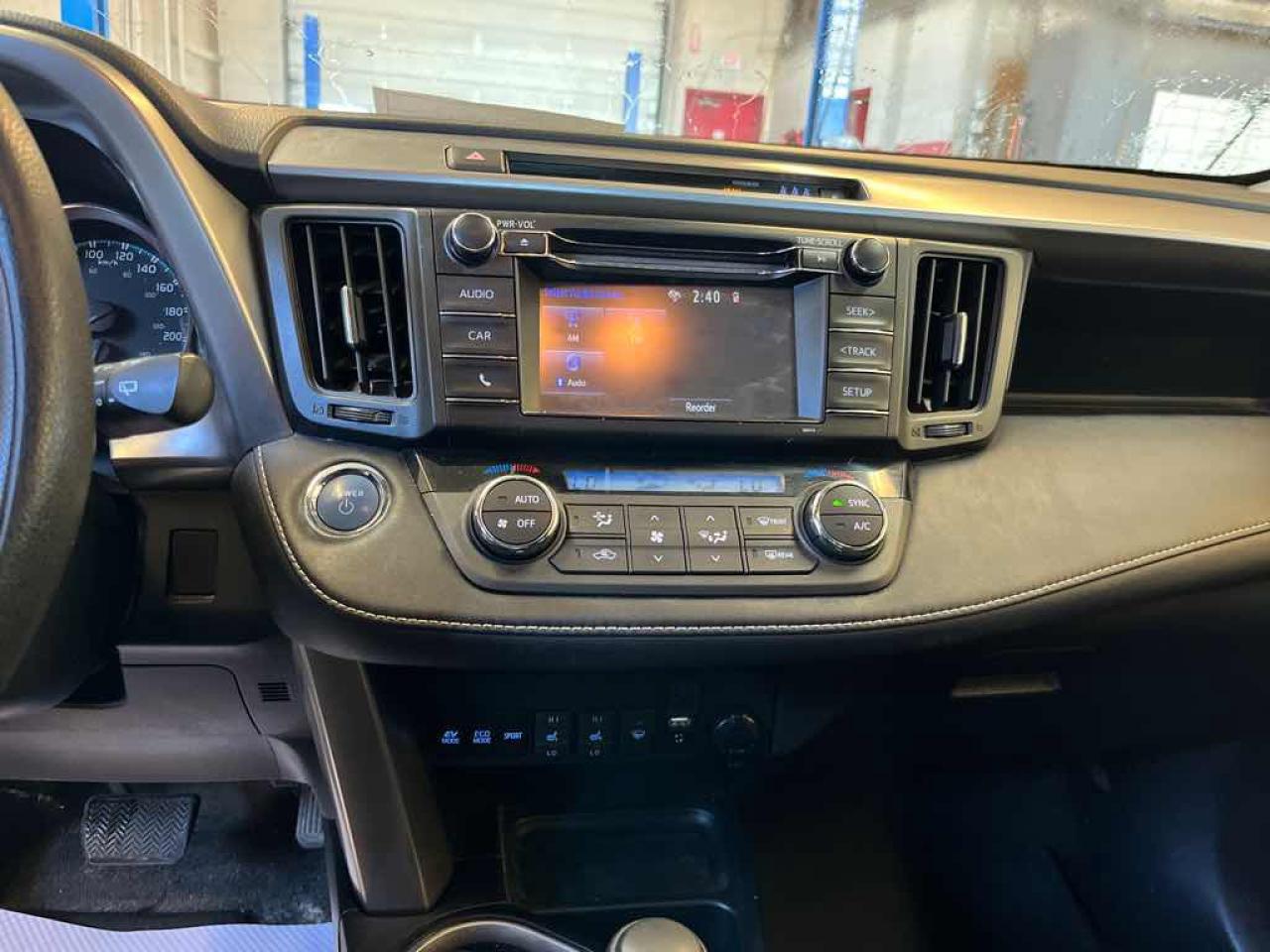 2017 Toyota RAV4 HV - Photo #10