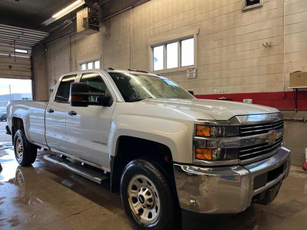 2017 CHEVRO SILVERADO K3500 - Photo #3
