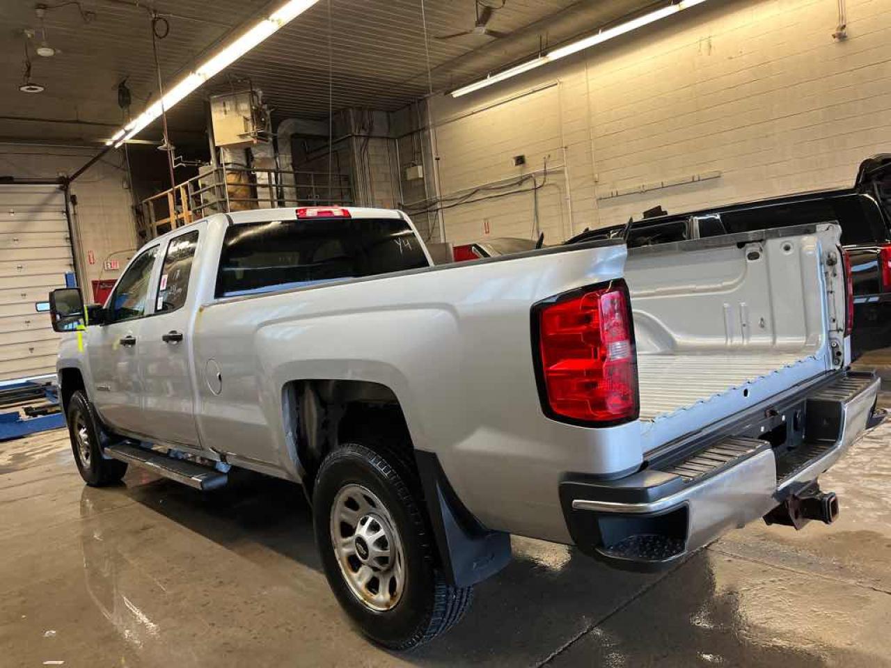 2017 CHEVRO SILVERADO K3500 - Photo #6