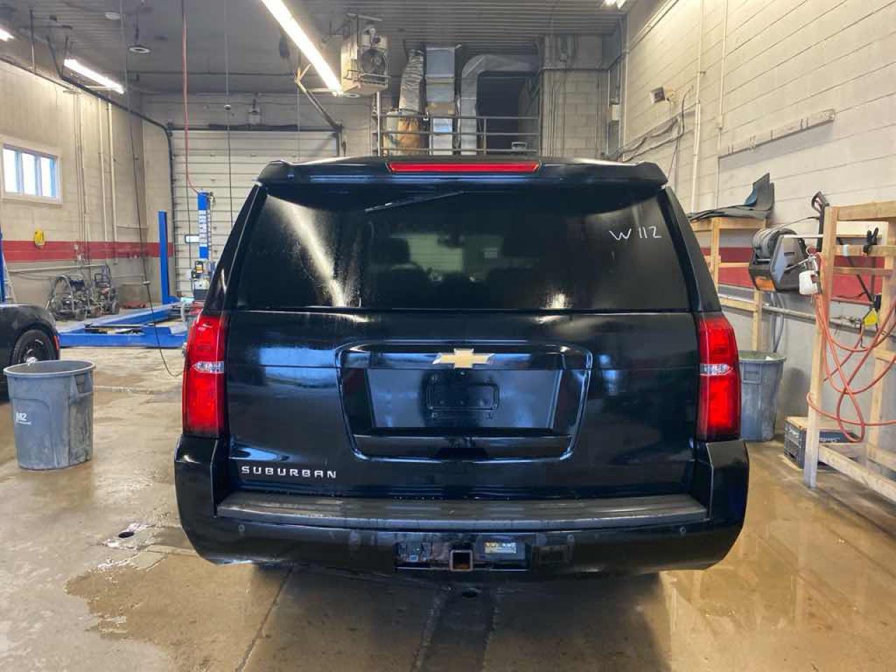2016 CHEVRO SUBURBAN K1500 - Photo #5