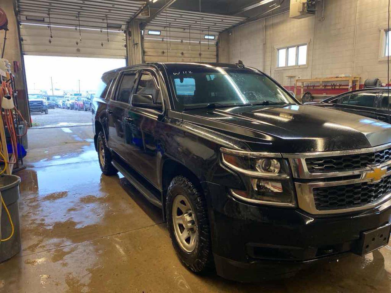 2016 CHEVRO SUBURBAN K1500 - Photo #3