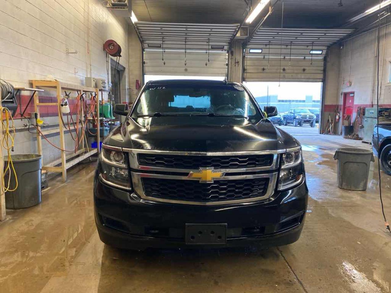 2016 CHEVRO SUBURBAN K1500 - Photo #2