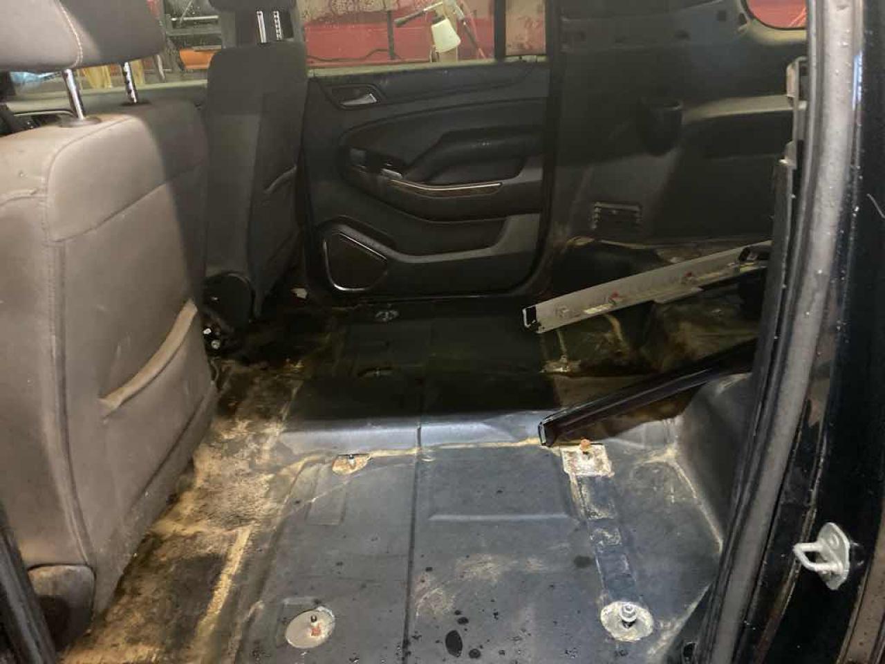 2016 CHEVRO SUBURBAN K1500 - Photo #12
