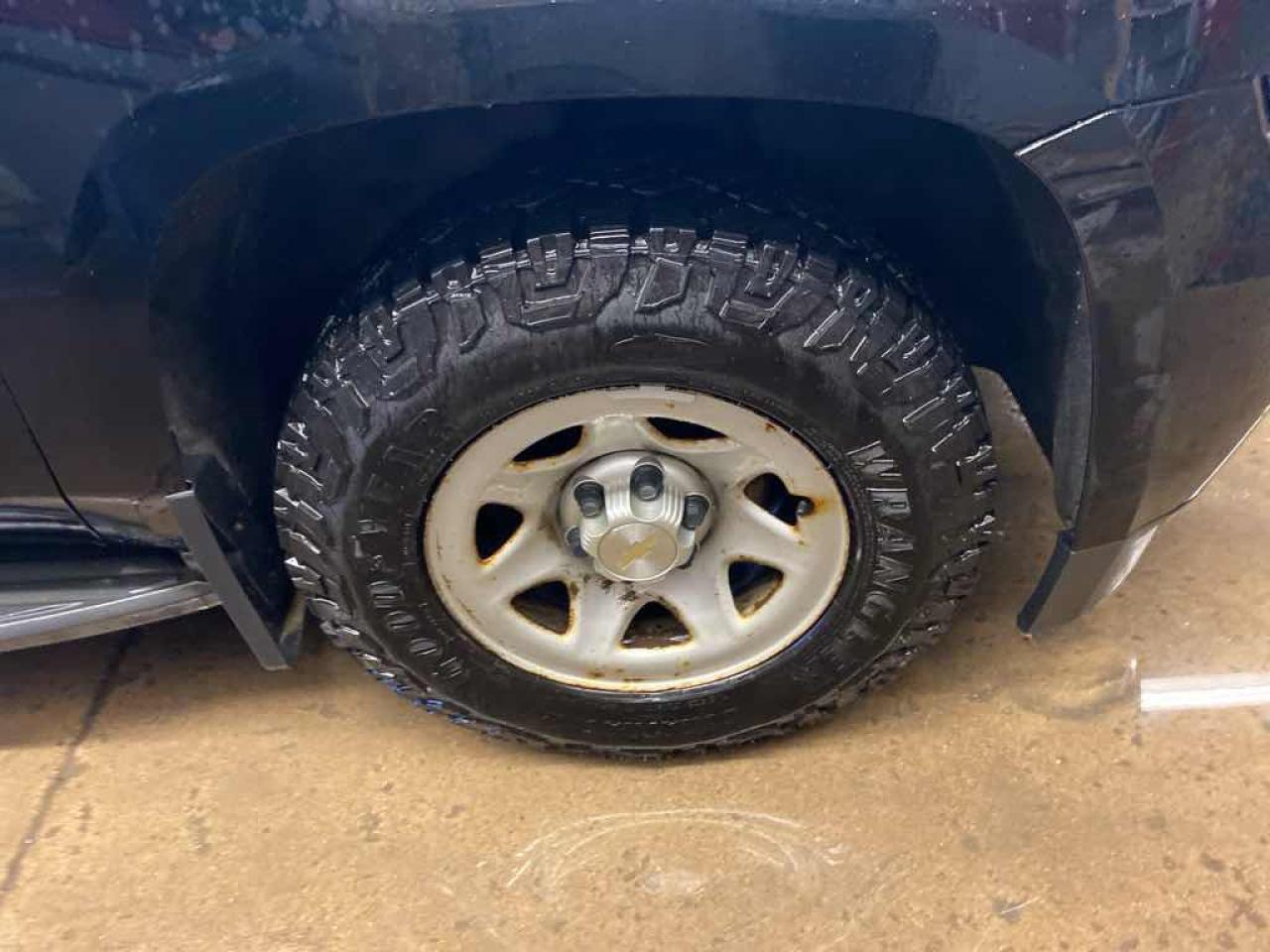 2016 CHEVRO SUBURBAN K1500 - Photo #15
