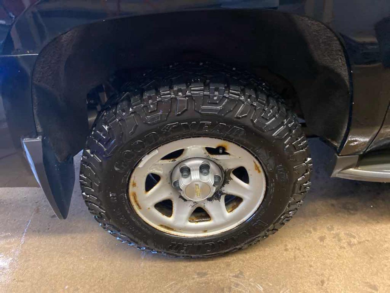 2016 CHEVRO SUBURBAN K1500 - Photo #16