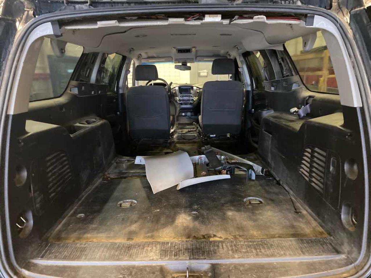 2016 CHEVRO SUBURBAN K1500 - Photo #17