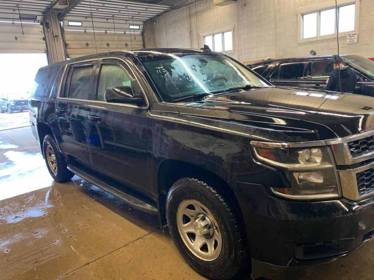 2018 CHEVRO SUBURBAN K1500 - Photo #3