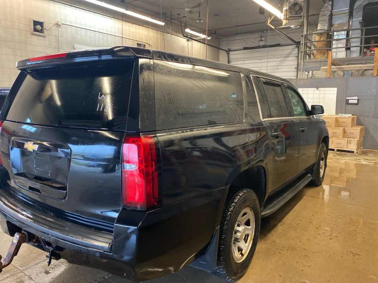 2018 CHEVRO SUBURBAN K1500 - Photo #4