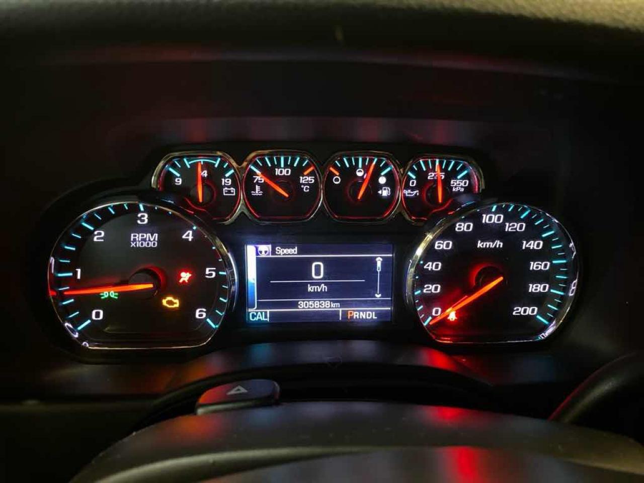 2018 CHEVRO SUBURBAN K1500 - Photo #9