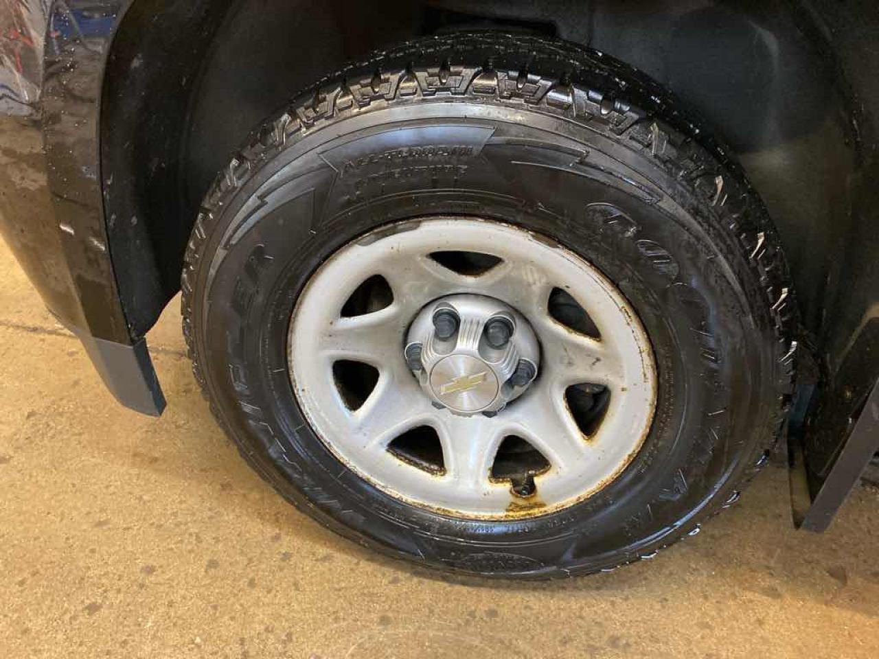 2018 CHEVRO SUBURBAN K1500 - Photo #14