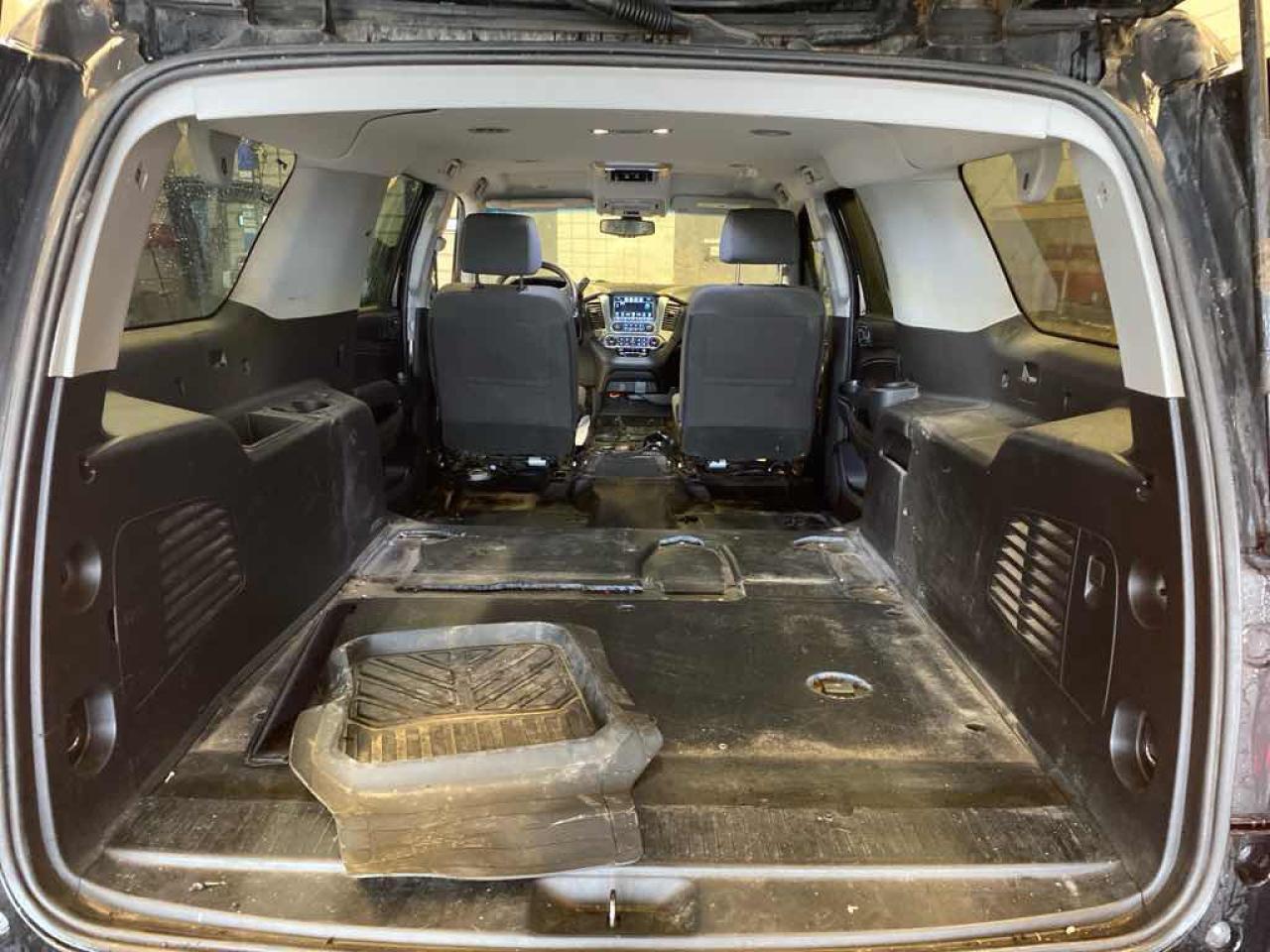 2018 CHEVRO SUBURBAN K1500 - Photo #18