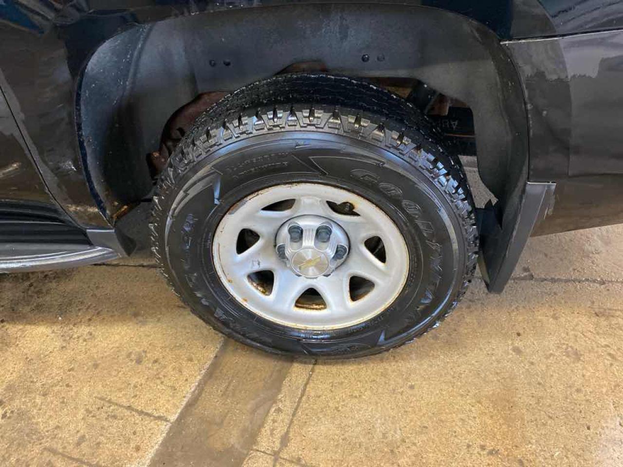 2018 CHEVRO SUBURBAN K1500 - Photo #17