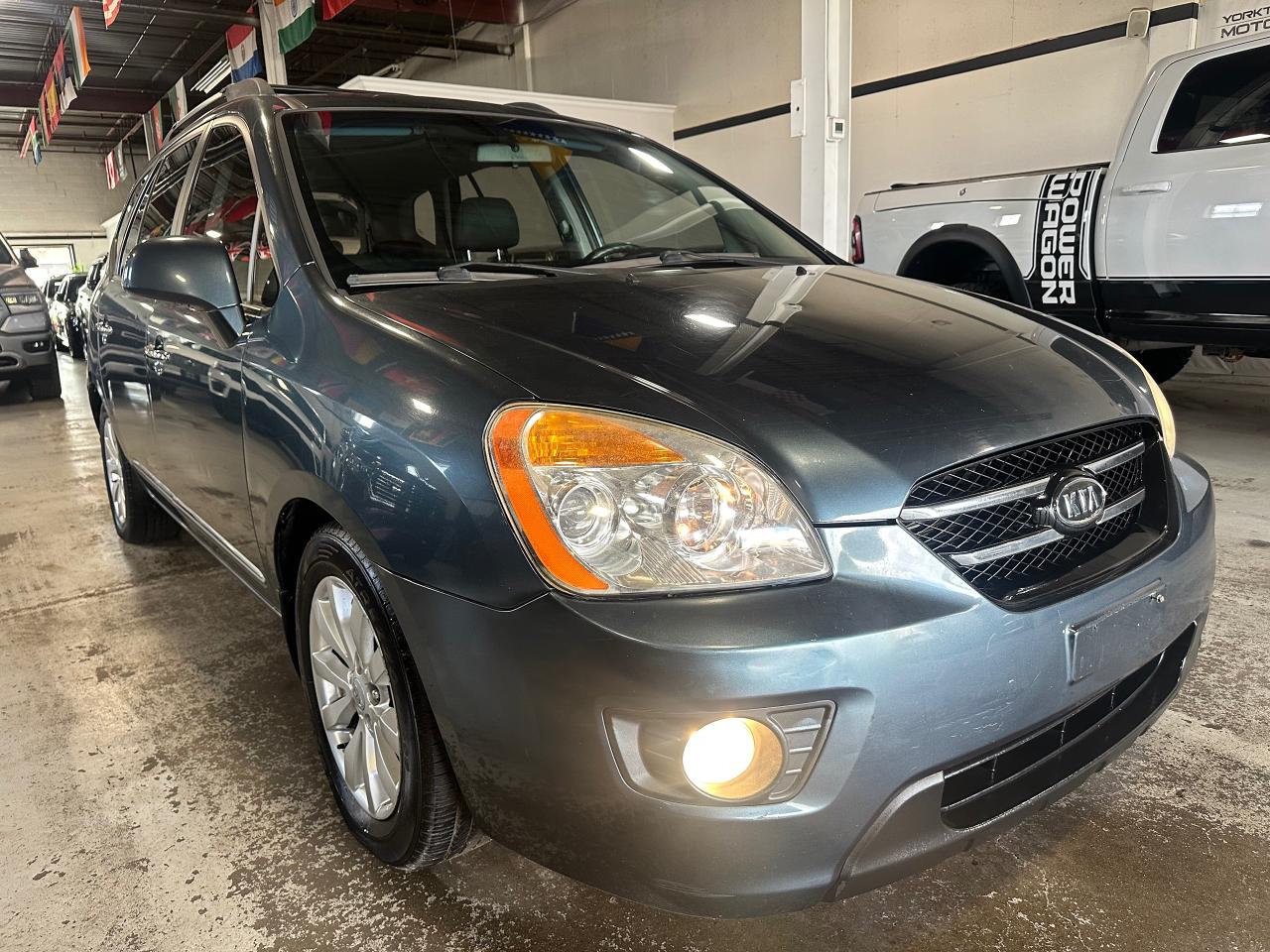 2010 Kia Rondo EX w/3rd Row - Photo #3