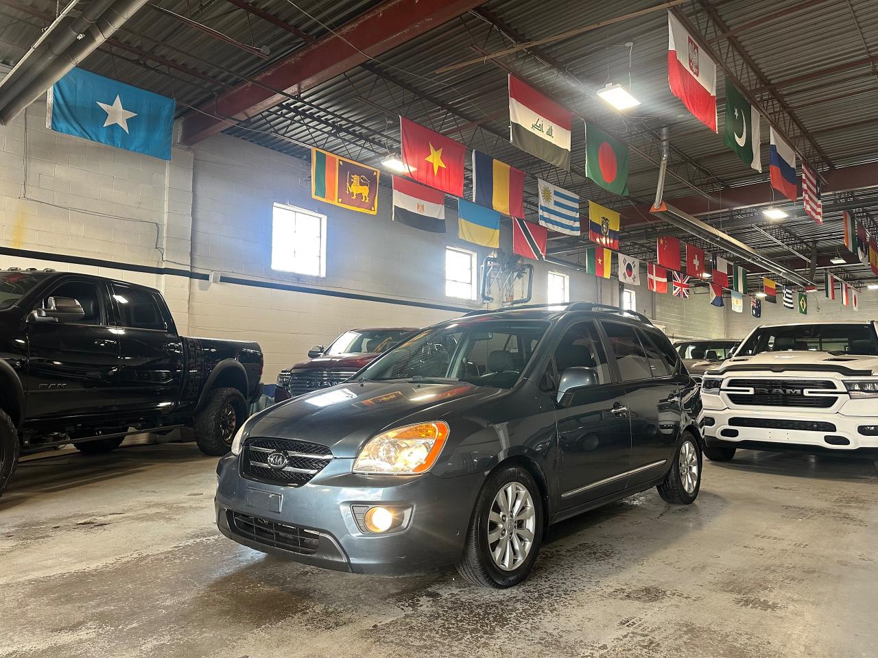 Used 2010 Kia Rondo EX w/3rd Row for sale in North York, ON
