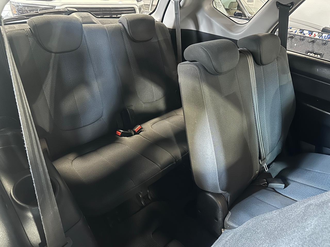 2010 Kia Rondo EX w/3rd Row - Photo #10