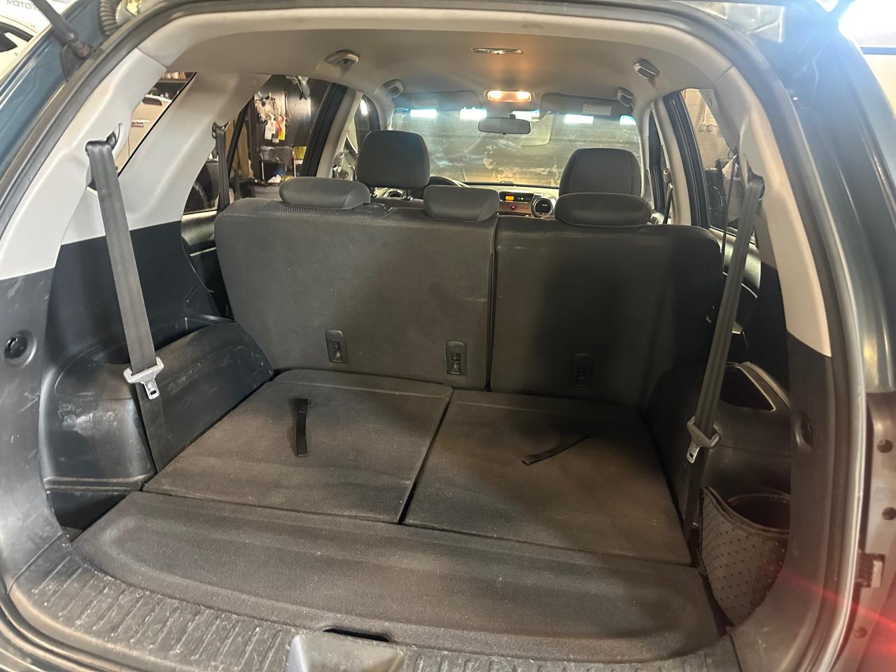 2010 Kia Rondo EX w/3rd Row - Photo #18