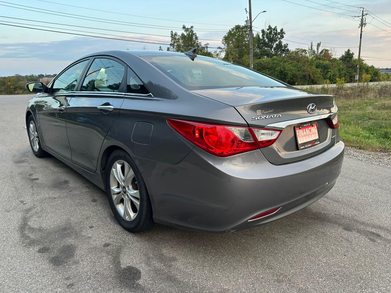 2011 Hyundai Sonata Limited w/Nav Photo2