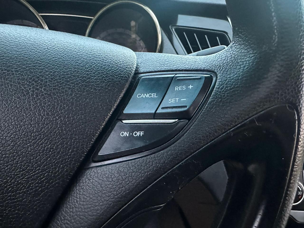 2011 Hyundai Sonata Limited w/Nav - Photo #18