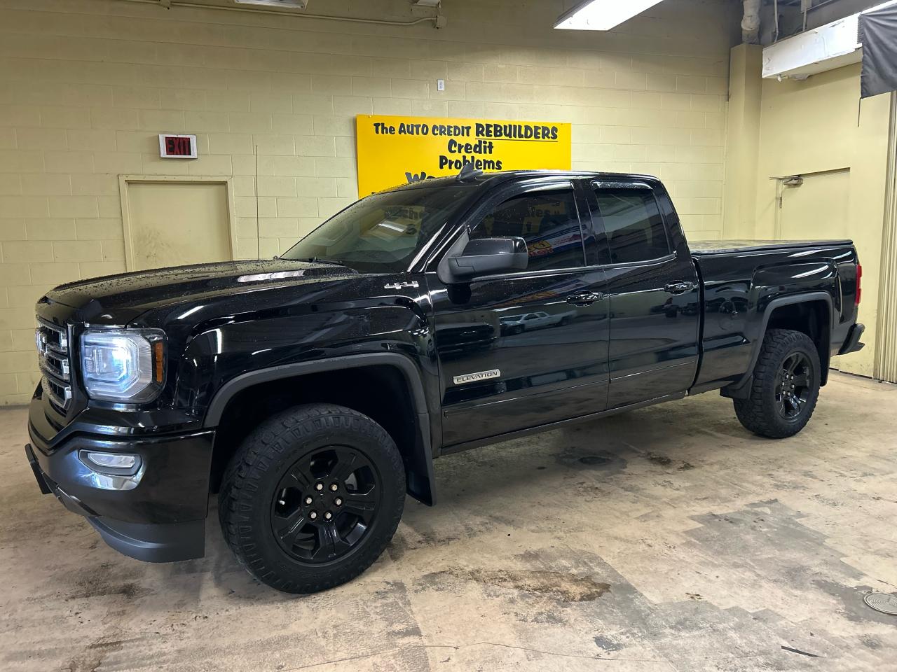 2016 GMC Sierra 1500 LT Photo2