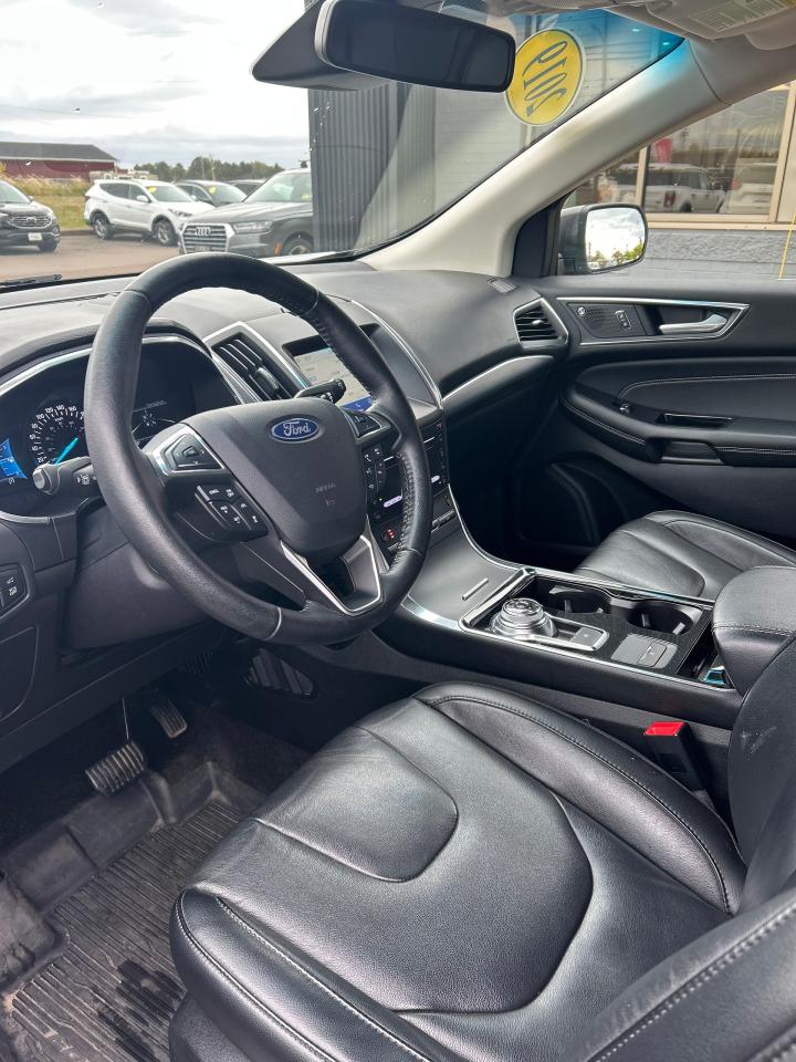 2019 Ford Edge Titanium - Photo #8
