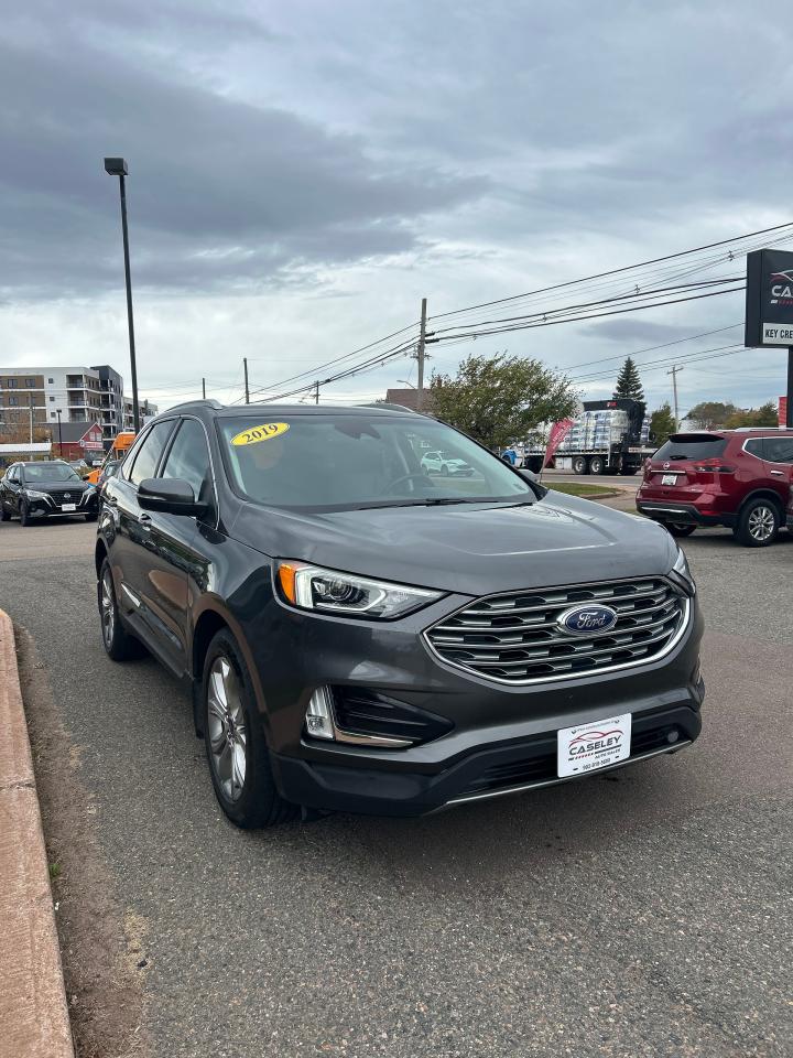 2019 Ford Edge Titanium - Photo #3