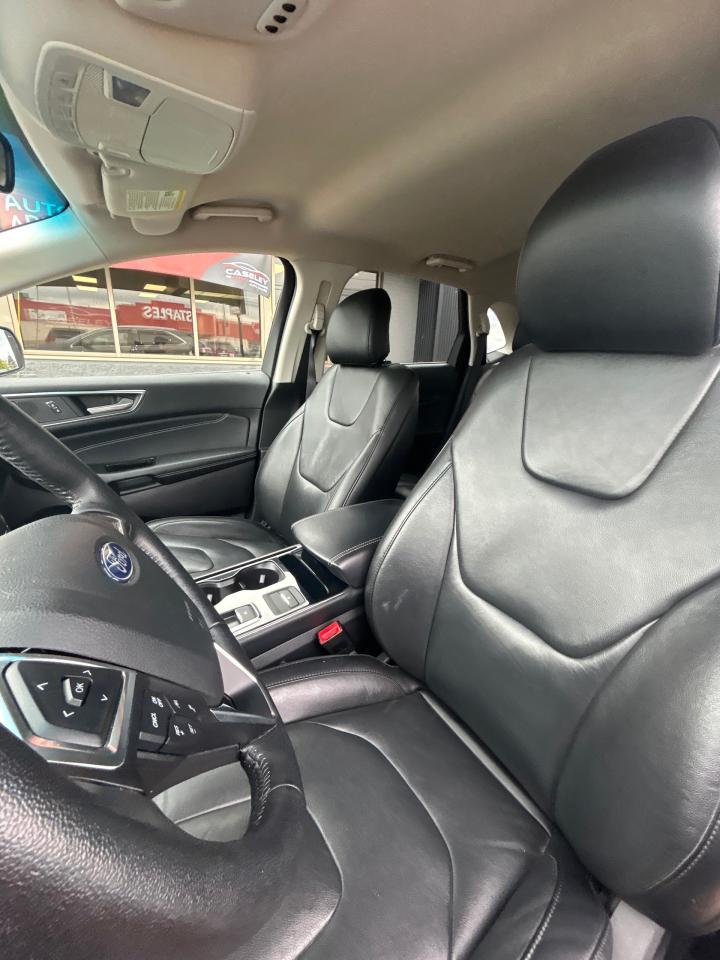 2019 Ford Edge Titanium - Photo #9
