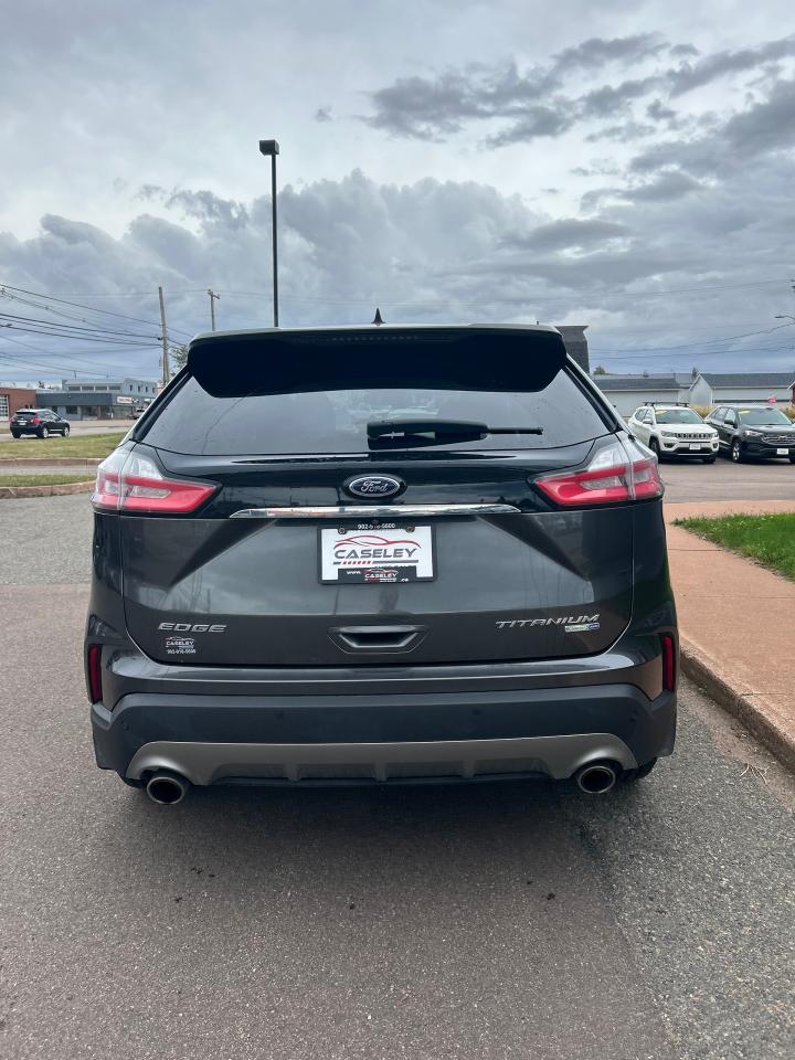 2019 Ford Edge Titanium - Photo #6