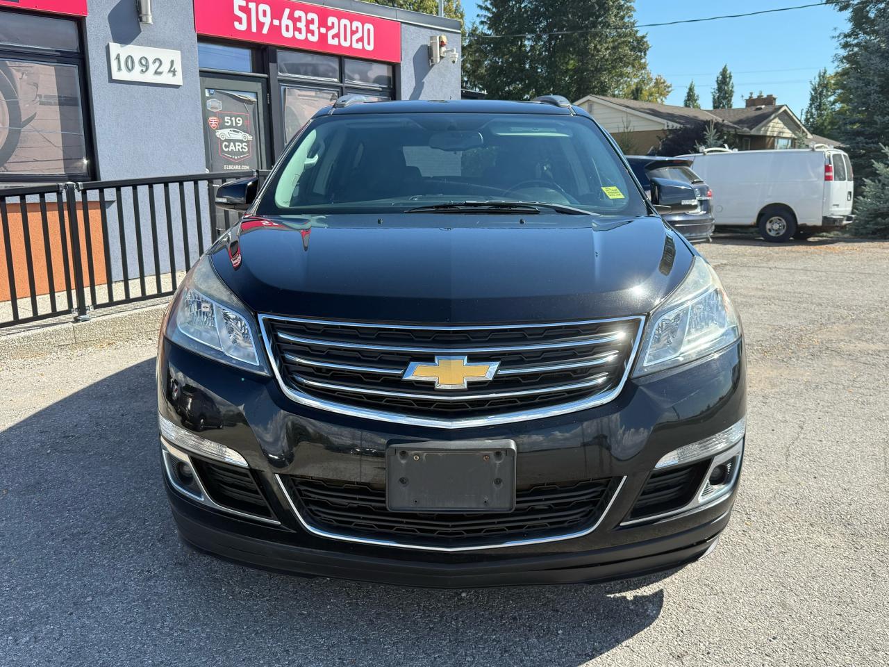2017 Chevrolet Traverse LT | 7 Passenger | Backup Camera | Sunroof - Photo #8