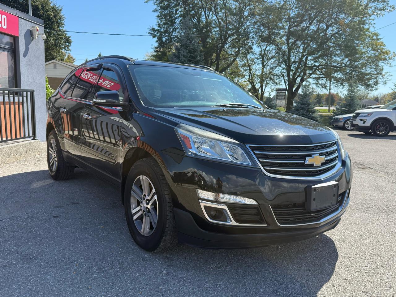 2017 Chevrolet Traverse LT | 7 Passenger | Backup Camera | Sunroof - Photo #7