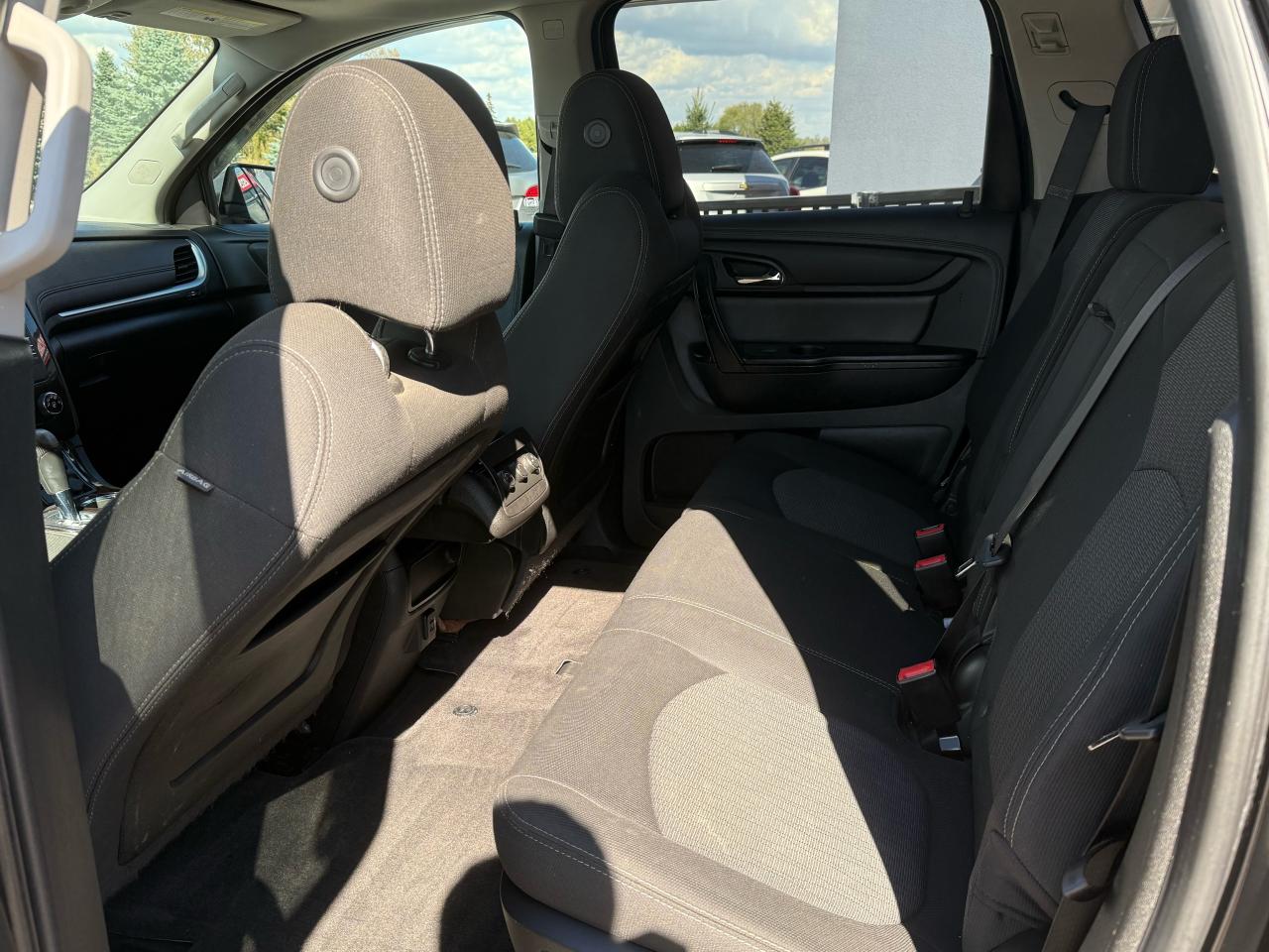 2017 Chevrolet Traverse LT | 7 Passenger | Backup Camera | Sunroof - Photo #10