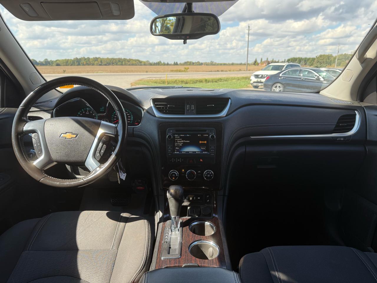 2017 Chevrolet Traverse LT | 7 Passenger | Backup Camera | Sunroof - Photo #12