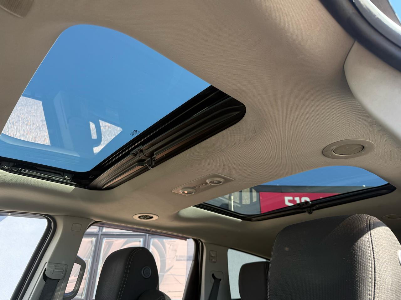 2017 Chevrolet Traverse LT | 7 Passenger | Backup Camera | Sunroof - Photo #15