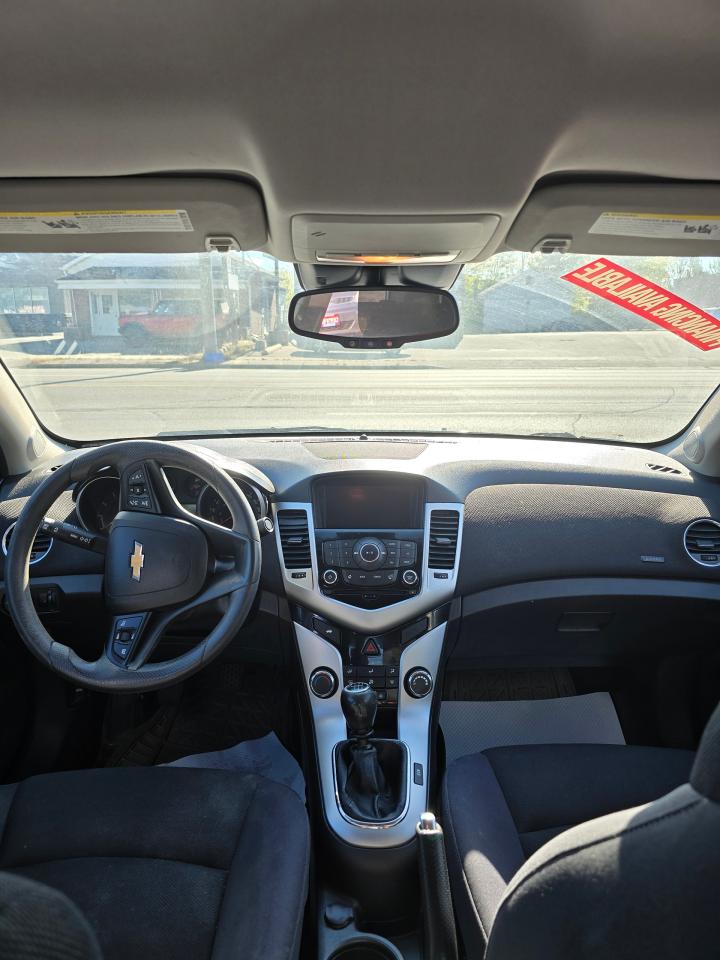 2015 Chevrolet Cruze 4dr Sdn 1LT - Photo #12